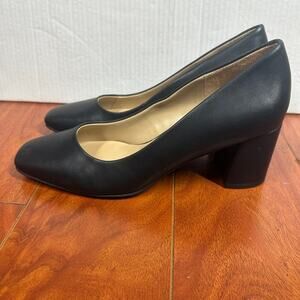 Naturalizer Warner Women's 9.5M Black Leather Slip-On Square Toe Block Heel Pump